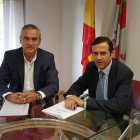 Fernández Astorgano con el director general de Turismo.