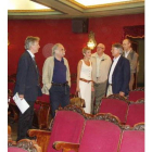 El jurado y el subdelegado del Gobierno, ayer en el teatro.