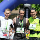 Manuel Merillas, a la derecha, finalizó tercero en la Zegama-Aizkorri por detrás de KIlian Jornet y Davide Magrini. TRAIL RUN