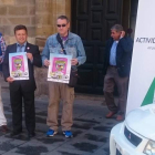 Pablo Peyuca junto a los representantes de la escudería organizadora ATK Motorsport. TRANCA