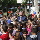 El alcalde, Antonio Silván, compartió ayer jornada con los estudiantes leoneses. MARCIANO PÉREZ