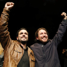 Garzón e Iglesias, ayer en un encuentro ciudadano. BALLESTEROS