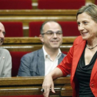 La presidenta del Parlament, Carme Forcadell, junto al portavoz del Govern, Jordi Turull, y el diputado de Junts pel Sí, Lluís Llach.