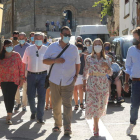 La exministra Ana Pastor, ayer por las calles de Villafranca del Bierzo. L. DE LA MATA