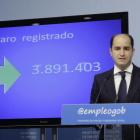 El secretario de Estado de Empleo, Juan Pablo Riesgo, durante la rueda de prensa ofrecida junto al secretario de Estado de Seguridad Social, Tomás Burgos, para informar sobre los datos de paro registrado en mayo en los servicios públicos de empleo.