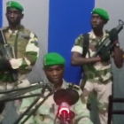 Militares toman el control de Gabón y leen un comunicado en la televisión estatal.