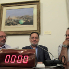 El ex ministro de Energía del Gobierno de coalición de Syriza, Panagiotis Lafazanis (centro).
