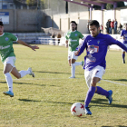 Albertín sentenció el triunfo de los bañezanos con el segundo gol. FERNANDO OTERO