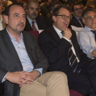 El 'conseller' de Interior, Ramon Espadaler, el 'president' Artur Mas y el candidato Ramon Tremosa, en un mitin, ayer, en Tarragona.