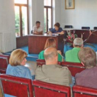 Reunión celebrada ayer en el Ayuntamiento de Sahagún con alcaldes de la provincia.