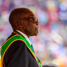 El presidente de Zimbabue, Robert Mugabe, en la celebración del 37 aniversario de la independencia del país.