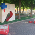 Destrozo del monumento de los Donantes de Sangre.
