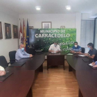 Momento de la firma que prorroga el convenio de colaboración. DL