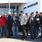 Los funcionarios se concentraron a la puerta de Villahierro.