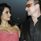 Penélope Cruz llega al estreno del filme en Nueva York con Bono