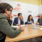 Reunión de Tudanca, ayer, con distintos colectivos.