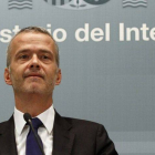 El ministro del Interior, Antonio Camacho, durante una rueda de prensa tras el anuncio de ETA, el pasado jueves, en Madrid.