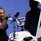 Serena Williams se enzarza con el juez de silla.