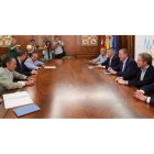 Momento de la reunión de representantes municipales de León con la Plataforma Atlántica Noroeste. JESÚS F. SALVADORES