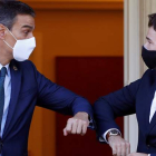 Pedro Sánchez recibe al portavoz de ERC, Gabriel Rufián, ayer, en el Palacio en La Moncloa, J.J. GUILLÉN