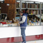 Stands de la Feria del Libro Antiguo y de Ocasión de Ponferrada, en una edición anterior de la misma.