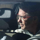 Francisco Granados tras presenciar en su casa de Valdemoro el registro de agentes de la UCO.