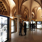 Visitantes en la exposición ‘Gaudí y la Sagrada Familia’. RAMIRO
