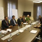 Reunión en la institución provincial del consorcio de Turismo