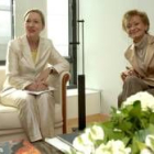 Fernández de la Vega, junto a la comisaria de Relaciones Exteriores de la UE, Benita Ferrero-Waldner
