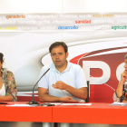 Helena Castellano, Celestino Rodríguez y Luisa González Santín analizaron los presupuestos.
