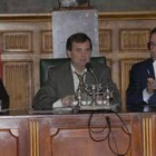Humildad Rodríguez, José Antonio Velasco y Darío Martínez, ayer, en la constitución de la asamblea
