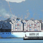 Barco con destino Asia a su salida del puerto de Algeciras superó ayer el récord mundial de carga en un buque.