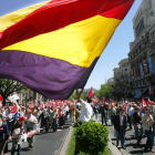 La bandera republicana en una manifestación del Primero de Mayo, en Madrid.