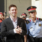 El futbolista del F.C.Barcelona Lionel Messi, en 2013 a su llegada al juzgado de Gavà, donde declaró como imputado ante el titular del juzgado número 3, acusado de defraudar a Hacienda cerca de 4 millones de euros.