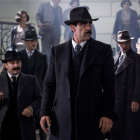 Luis Tosar, en primer término, en una escena del filme. ATRESMEDIA