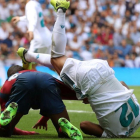 Momento en el que Marcelo golpea a Lerma en el encuentro del sábado ante el Levante