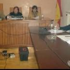 La concejala del PSOE Olga Dolores Santiago (derecha), sustituyó a Encarna Fernández