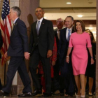 Obama llega a la reunión con los miembros demócratas del Congreso.