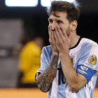 La sanción a Messi ha convulsionado al fútbol argentino, que ve peligrar el Mundial. JASON SZENES
