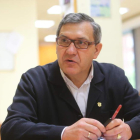 Adolfo Canedo, ex alcalde y actual concejal del PP de Cacabelos. ANA F. BARREDO