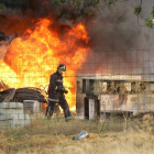 El 65% de las actuaciones de los bomberos de León en San Andrés fueron para apagar fuegos. RAMIRO