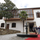 Imagen de archivo del exterior de la casa de los Panero durante la jornada de puertas abiertas.