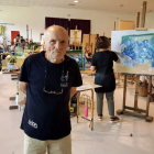 El pintor y escultor manchego, Antonio López, esta semana en Fabero, en el taller Cian-m.