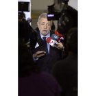 Beteta, atendiendo a los medios, ayer, en Valladolid.