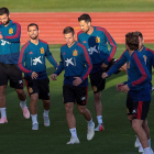 Albiol, Suso, Azpilicueta y Busquets, de izquierda a derecha, durante un entrenamiento. RODRIGO JIMENEZ