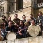 El grupo, que nace con el objetivo de hacer música medieval, al completo