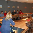 La plataforma mantuvo una reunión con procuradores y concejales socialistas.