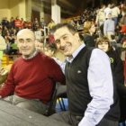 Los dos técnicos disfrutando de un partido en el Palacio de Deportes de León.