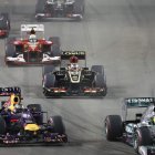 Alonso, cuarto en la imagen, tras la estela de Raikkonen, Vettel y Rosberg.