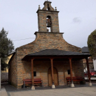 El pantano de Bárcena es el impresionante escenario del Camino Olvidado a su paso por Cubillos del Sil.
